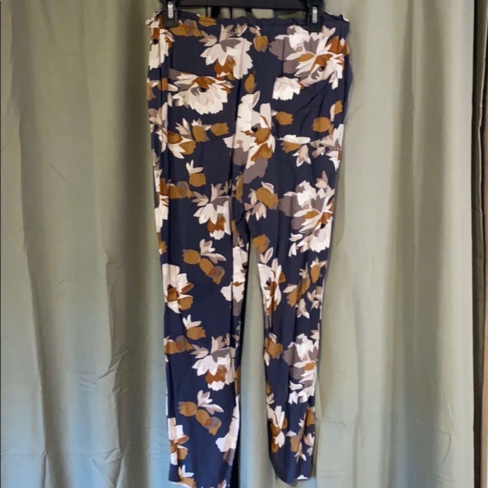 Pants - Picture 2 of 3